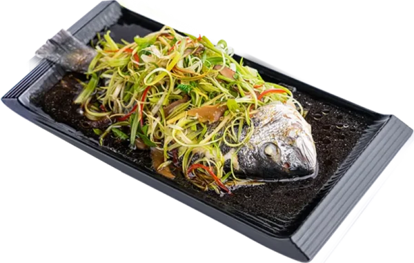 Pla Nueng Si-eiw (Steamed Fish in Soya Sauce)